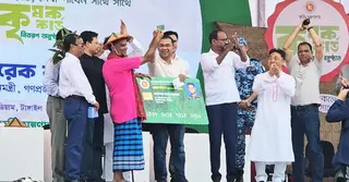 টাঙ্গাইলে ‘কৃষক কার্ড’ প্রি-পাইলটিং প্রকল্পের উদ্বোধন করলেন প্রধানমন্ত্রী